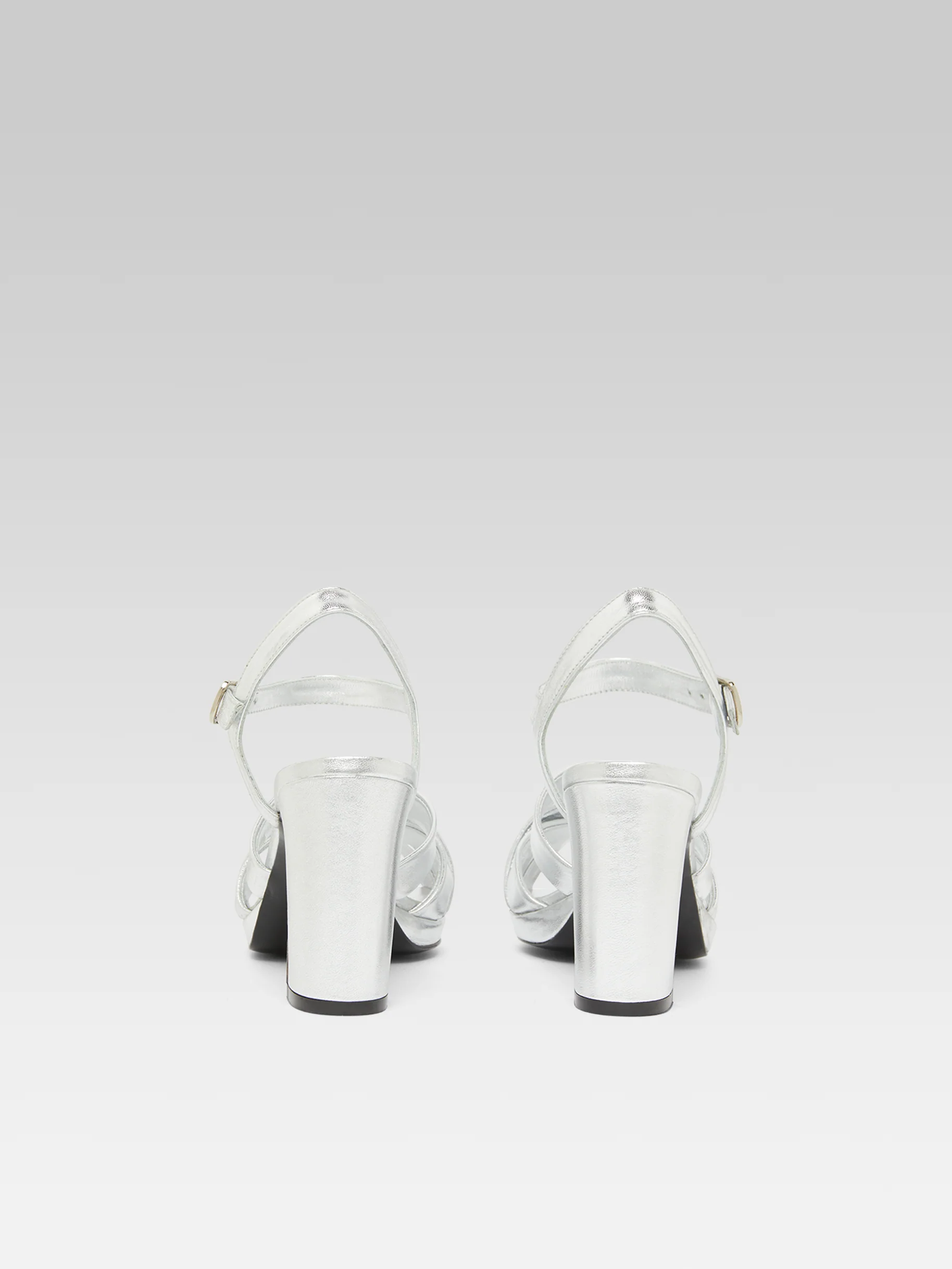 Dancing - Sandales cuir laminé argent - Image 7